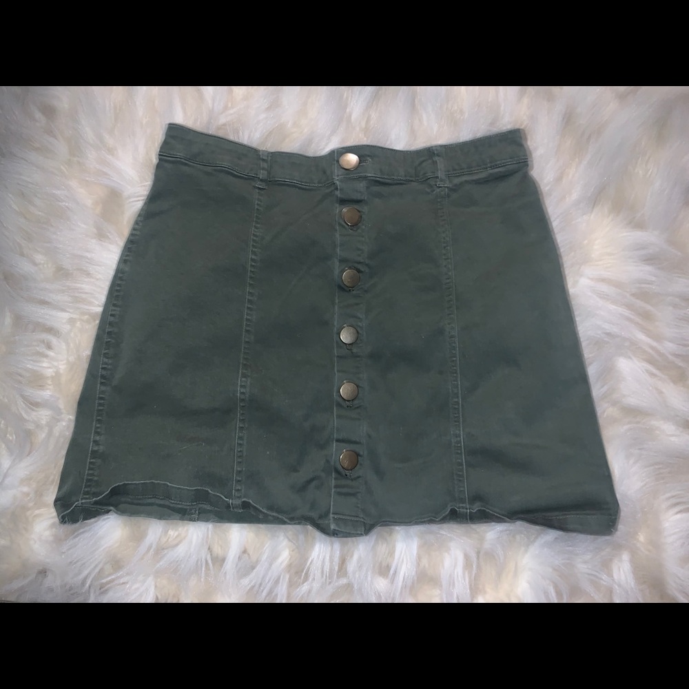 ARMY GREEN, BUTTON-UP SKIRT 🐍
